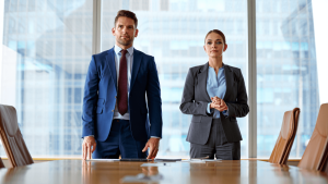 Comment choisir entre intérim cadre et management de transition ?