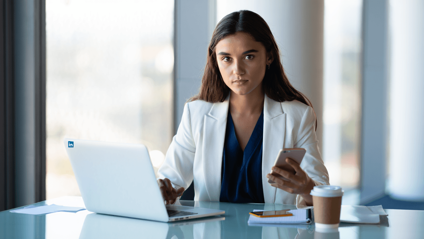 Comment contacter un recruteur sur LinkedIn : modèles et conseils efficaces