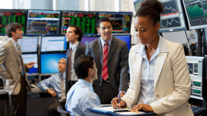 Comment l&rsquo;AMF favorise-t-elle la présence des femmes en Bourse ?