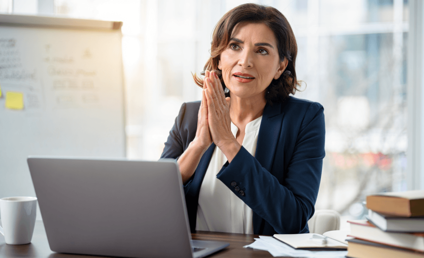 Comment réussir sa reconversion après 45 ans grâce au management de transition ?