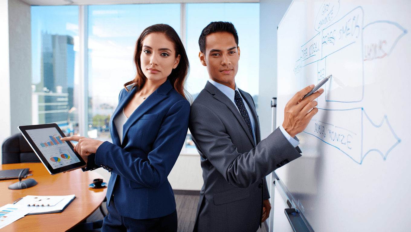Différences concrètes entre leadership et management pour mieux diriger