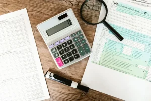 Comment calculer le revenu net imposable : définition, méthode et exemples ?
