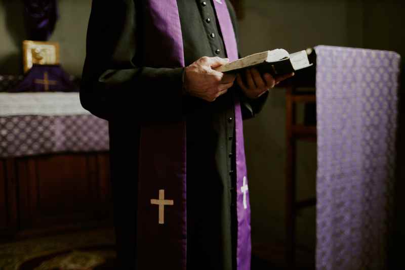 Comment choisir le bon tissu pour votre chasuble ? Disiz Comment choisir le bon tissu pour votre chasuble ? Disiz
