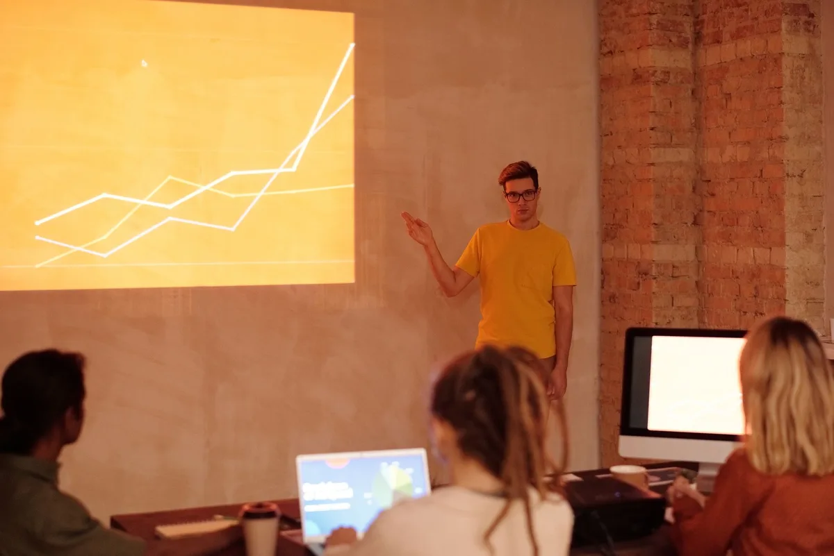 Formation d'équipe aux outils analytiques et à la planification stratégique