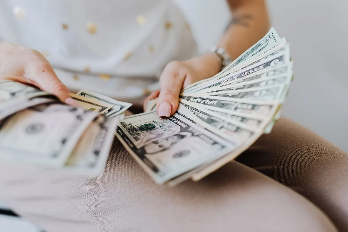Différentes sources de revenus imposables : salaires, revenus fonciers et dividendes