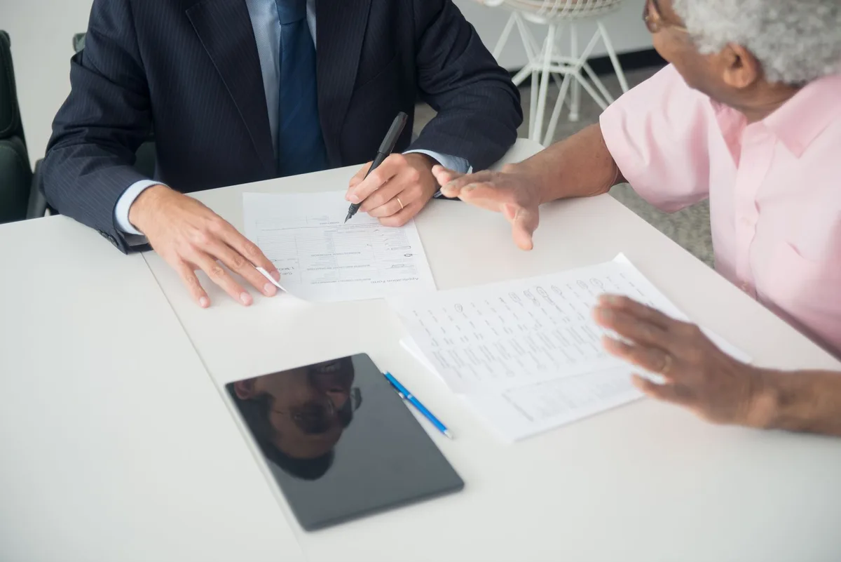 Papiers administratifs et documents relatifs aux charges familiales et pensions