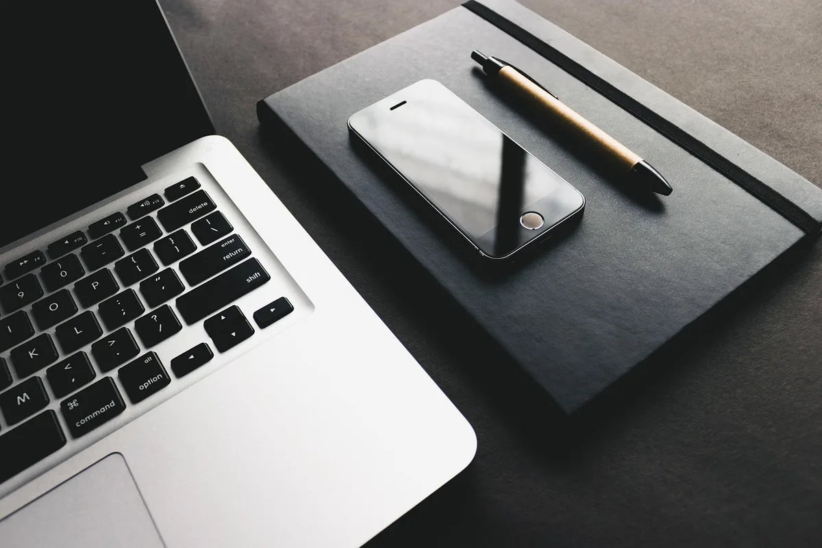 Comment distinguer clause de non-concurrence, obligation de loyauté et clause d&rsquo;exclusivité ?