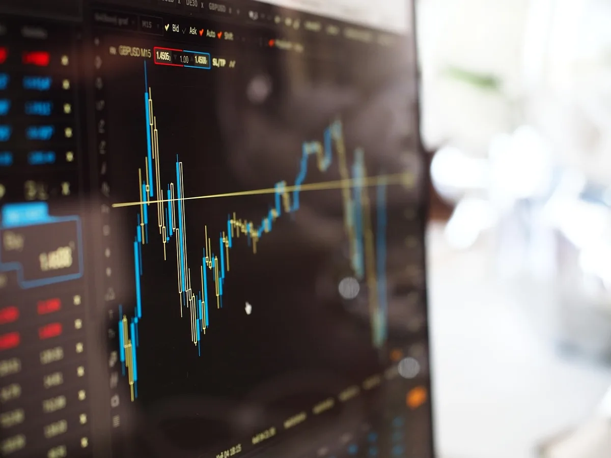 Graphique montrant les niveaux de risque et les ordres de stop-loss sur un écran