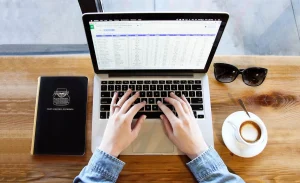 Transformer les articles B2B avec l&rsquo;IA : stratégie étape par étape